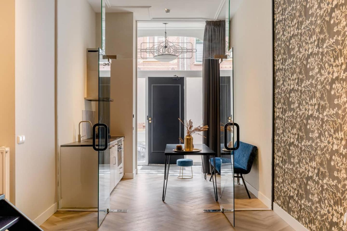 Child Favorite Coach House City Villa Тилбург Экстерьер фото