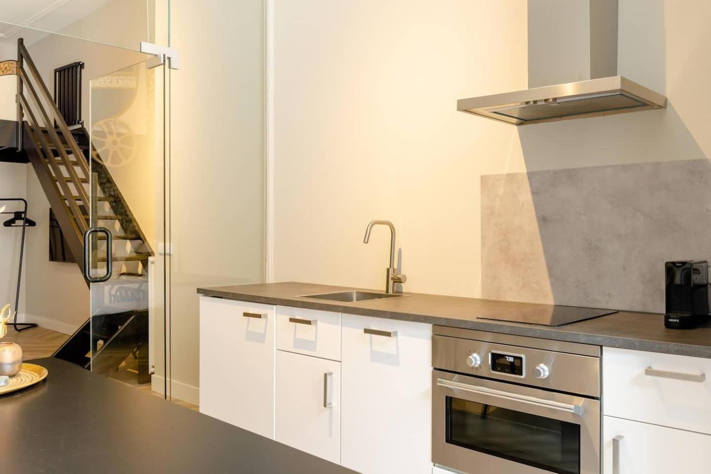 Child Favorite Coach House City Villa Тилбург Экстерьер фото