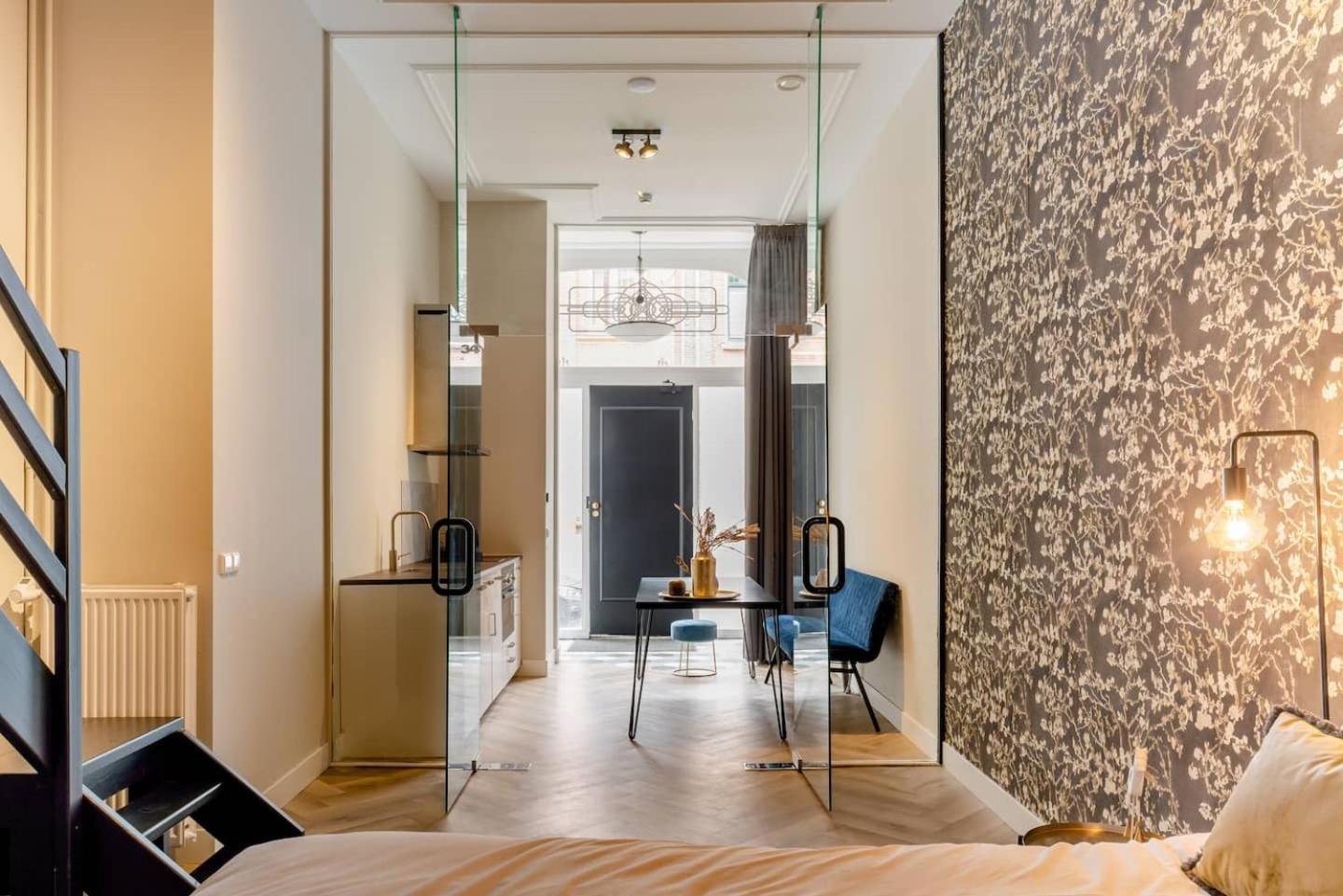 Child Favorite Coach House City Villa Тилбург Экстерьер фото