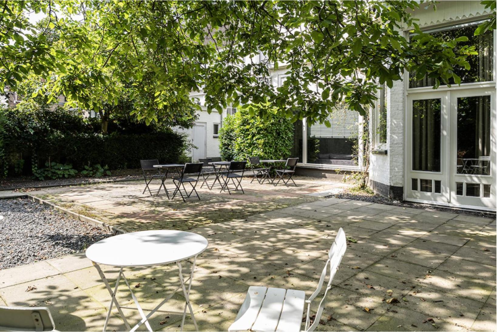 Child Favorite Coach House City Villa Тилбург Экстерьер фото